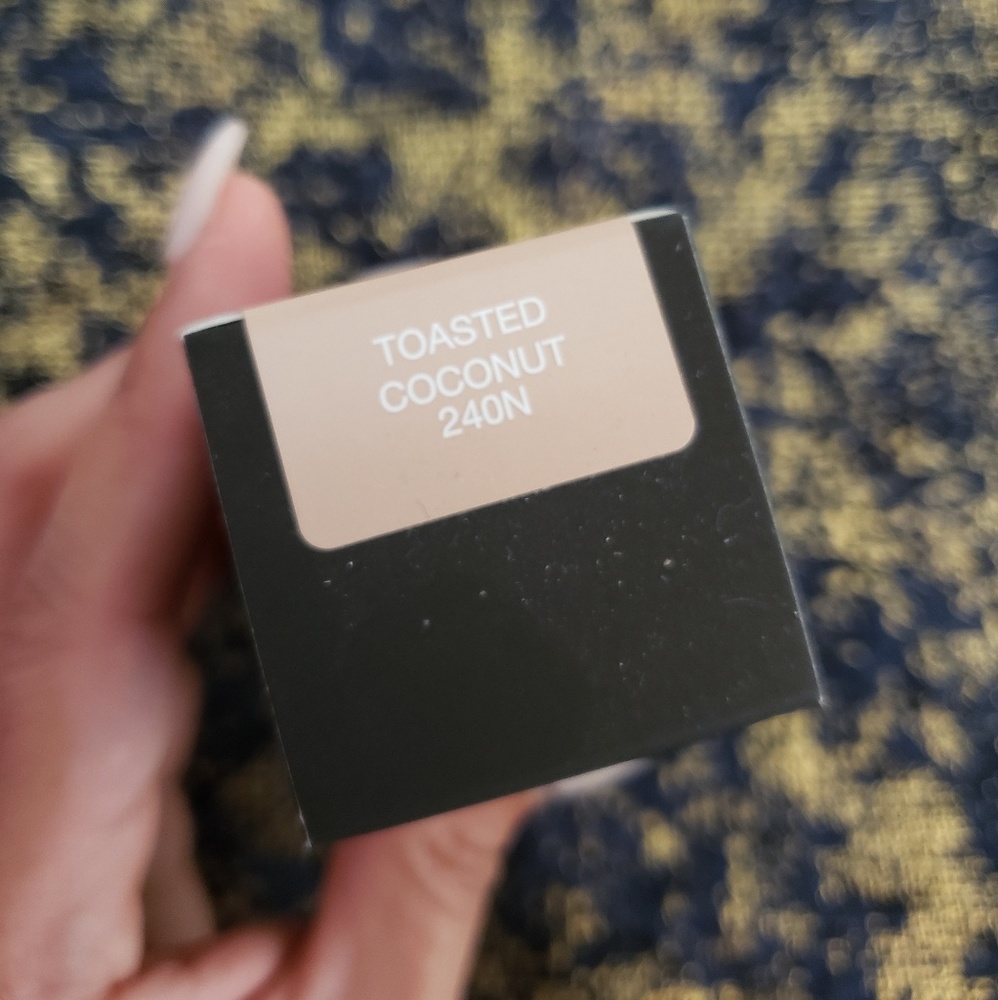 Huda beauty foundation Toasted Coconut